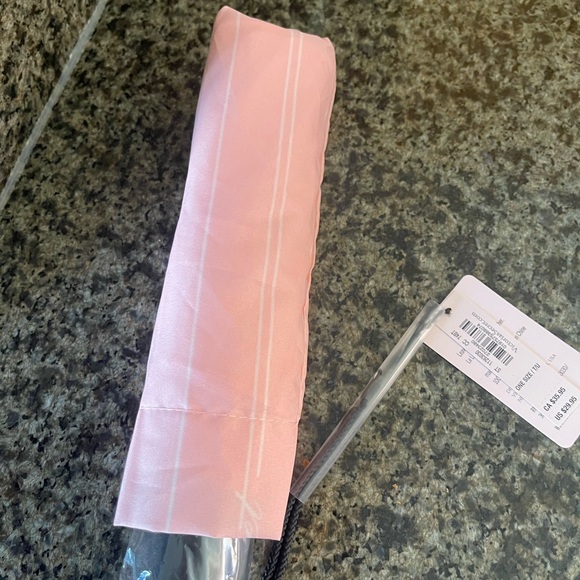 Victoria's Secret Pink Packaging - Picture 3 of 6